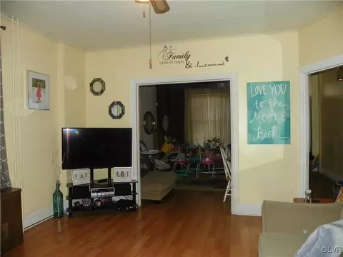 902 E 5th St, Bethlehem, PA 18015 photo 4
