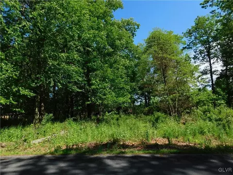 2979 Buck Rd, Moore Twp, PA 18014 photo 3