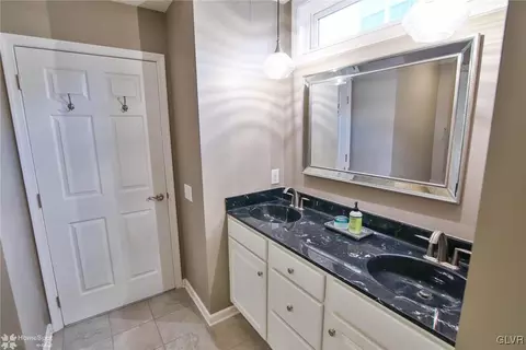 1075 Declaration Dr, Bethlehem, PA 18017 photo 11