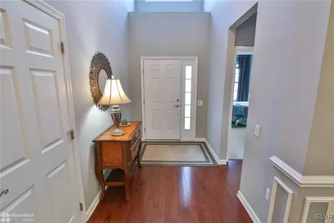 1075 Declaration Dr, Bethlehem, PA 18017 photo 3