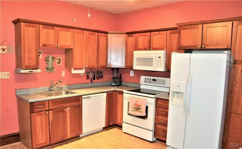 825 5th St, Fullerton, PA 18052 photo 8