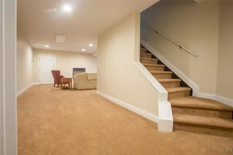 226 E Dell Rd, Bath, PA 18014 photo 25