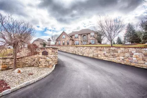 226 E Dell Rd, Bath, PA 18014 photo 3