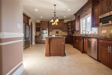 226 E Dell Rd, Bath, PA 18014 photo 12