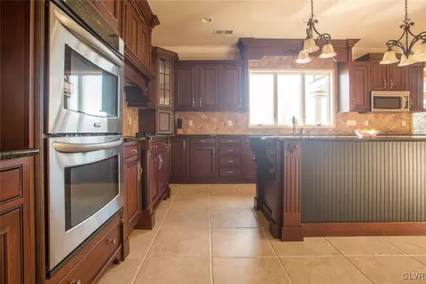 226 E Dell Rd, Bath, PA 18014 photo 11