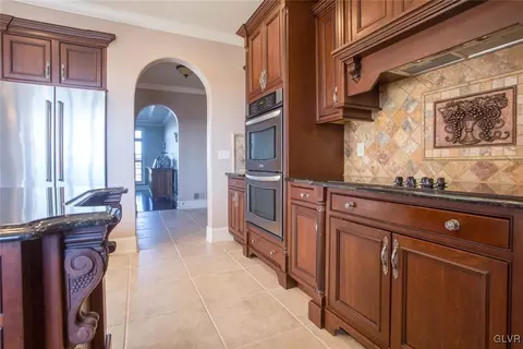 226 E Dell Rd, Bath, PA 18014 photo 8