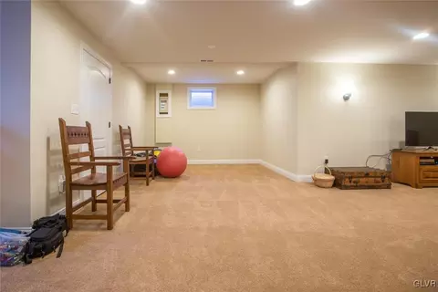 226 E Dell Rd, Bath, PA 18014 photo 24