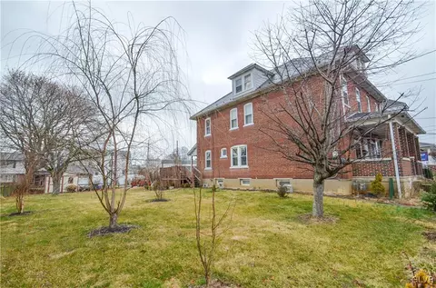 103 Ackerman St, Hellertown, PA 18055 photo 2