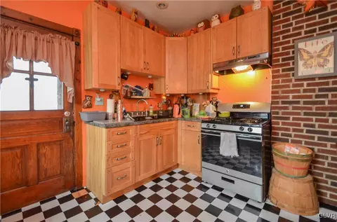 103 Ackerman St, Hellertown, PA 18055 photo 5