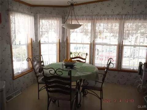 8 Hickory Hills Dr, Bath, PA 18014 photo 7