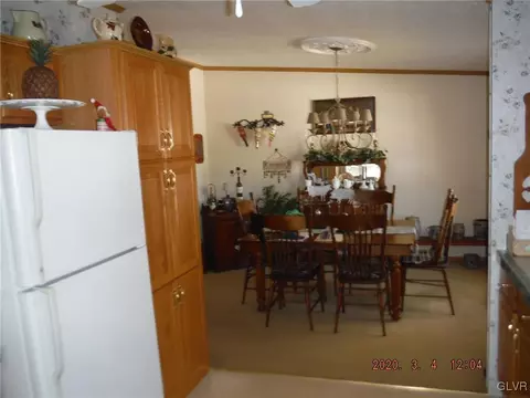 8 Hickory Hills Dr, Bath, PA 18014 photo 10