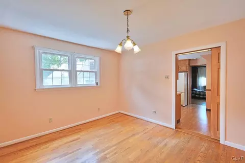 403 Maple Rd, Hellertown, PA 18055 photo 9