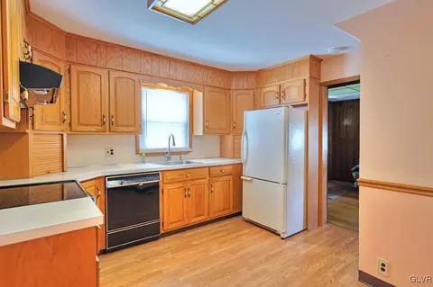 403 Maple Rd, Hellertown, PA 18055 photo 7