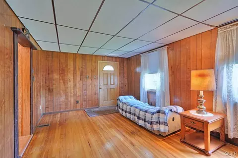 403 Maple Rd, Hellertown, PA 18055 photo 5