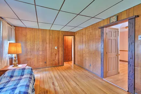 403 Maple Rd, Hellertown, PA 18055 photo 4