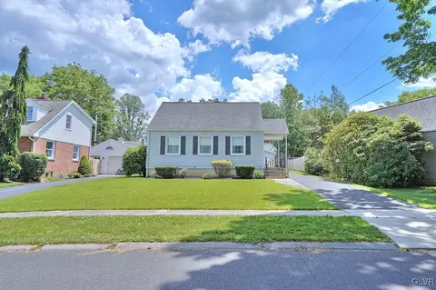 403 Maple Rd, Hellertown, PA 18055 photo 2