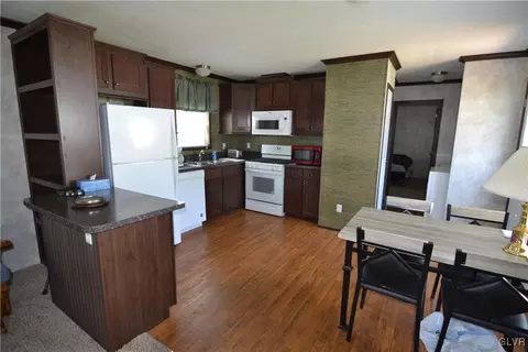 9 Springridge Ct, Bath, PA 18014 photo 6