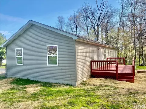 2519 Beacon Rd, Bath, PA 18014 photo 3