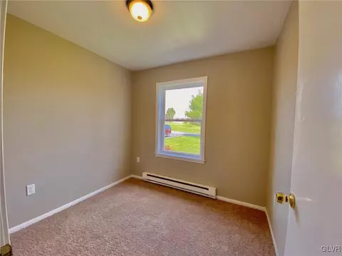 2519 Beacon Rd, Bath, PA 18014 photo 13