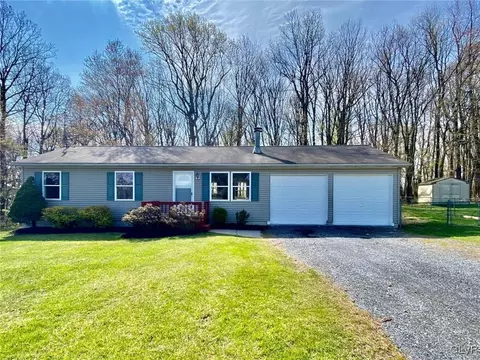 2519 Beacon Rd, Bath, PA 18014 photo 1