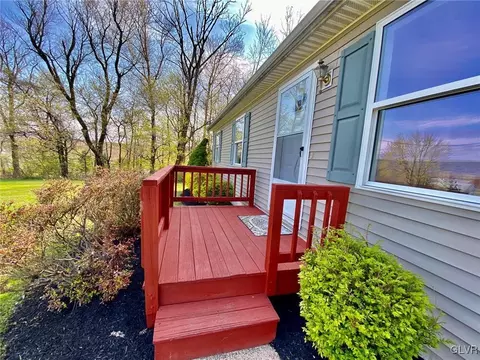 2519 Beacon Rd, Bath, PA 18014 photo 8