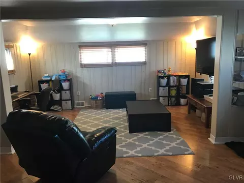 335 E Fairview St, Bethlehem, PA 18018 photo 10