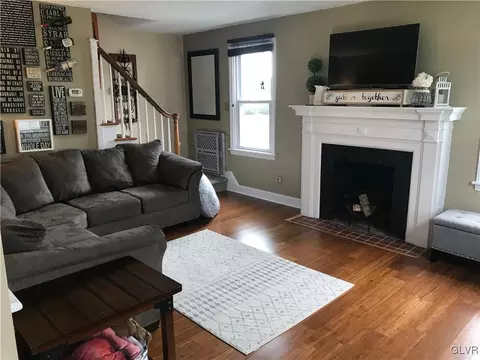 335 E Fairview St, Bethlehem, PA 18018 photo 4