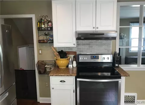 335 E Fairview St, Bethlehem, PA 18018 photo 8