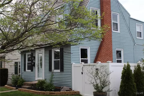 335 E Fairview St, Bethlehem, PA 18018 photo 3