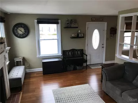 335 E Fairview St, Bethlehem, PA 18018 photo 5