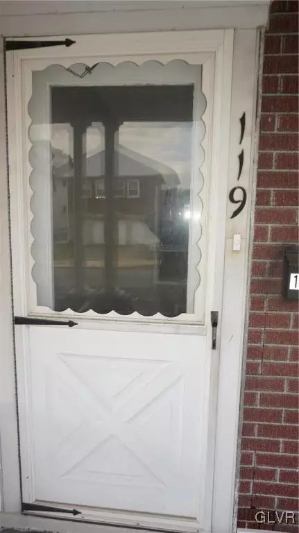 119 E High St, Hellertown, PA 18055 photo 6