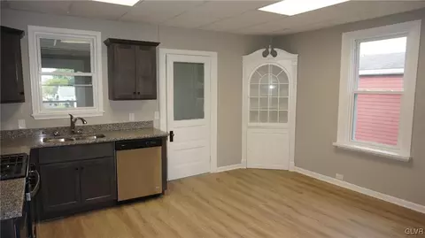 119 E High St, Hellertown, PA 18055 photo 14