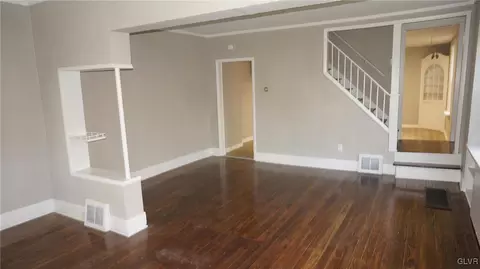 119 E High St, Hellertown, PA 18055 photo 13