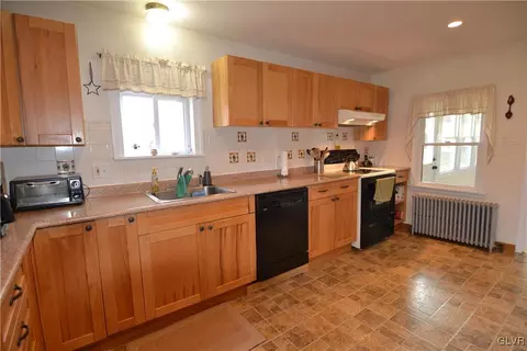 810 N Summit Rd, Moore Twp, PA 18014 photo 29