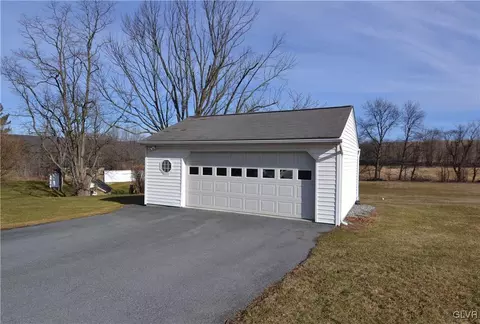 810 N Summit Rd, Moore Twp, PA 18014 photo 4