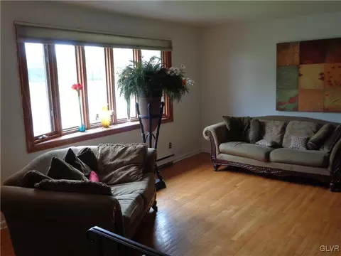 30 E Fairview St, Bethlehem, PA 18018 photo 2