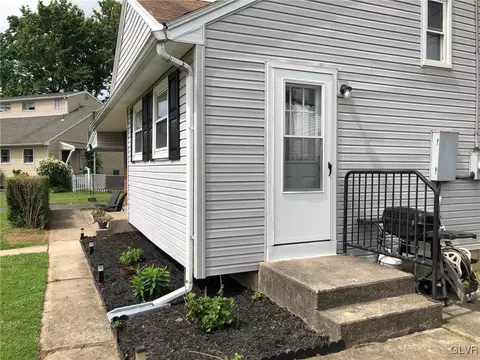 2001 Echo Cir, Bethlehem, PA 18018 photo 8