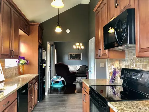 2001 Echo Cir, Bethlehem, PA 18018 photo 13