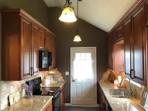 2001 Echo Cir, Bethlehem, PA 18018 photo 15