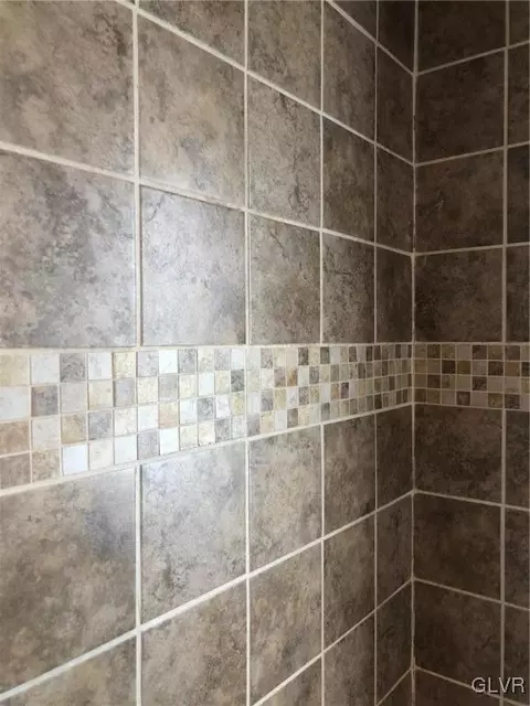 2001 Echo Cir, Bethlehem, PA 18018 photo 27