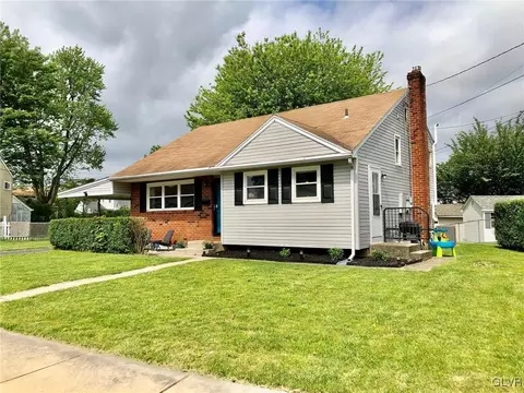 2001 Echo Cir, Bethlehem, PA 18018 photo 2
