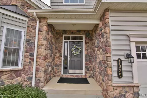 1029 Resolution Dr, Bethlehem, PA 18017 photo 3
