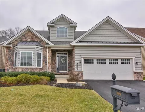 1029 Resolution Dr, Bethlehem, PA 18017 photo 1