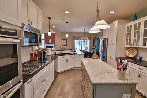 1029 Resolution Dr, Bethlehem, PA 18017 photo 14