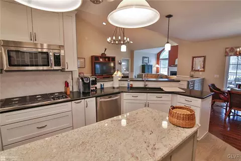 1029 Resolution Dr, Bethlehem, PA 18017 photo 15