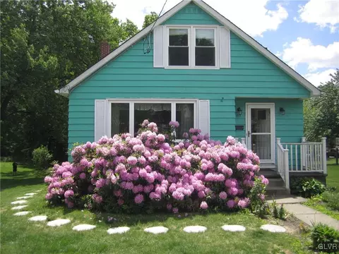 211 E Center St, Wind Gap, PA 18091 photo 20