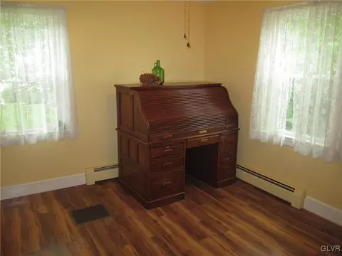 211 E Center St, Wind Gap, PA 18091 photo 11
