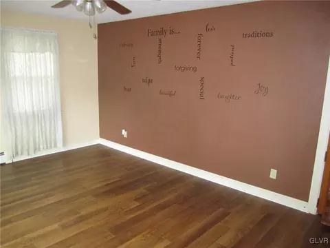 211 E Center St, Wind Gap, PA 18091 photo 6