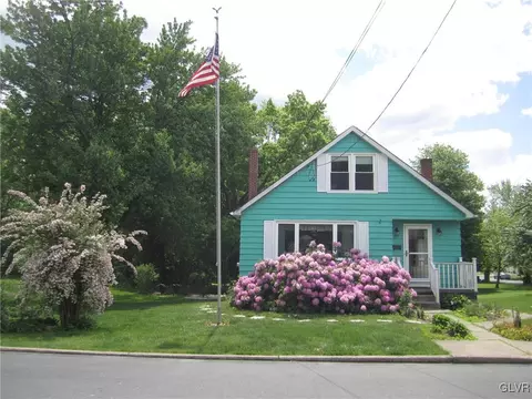 211 E Center St, Wind Gap, PA 18091 photo 1