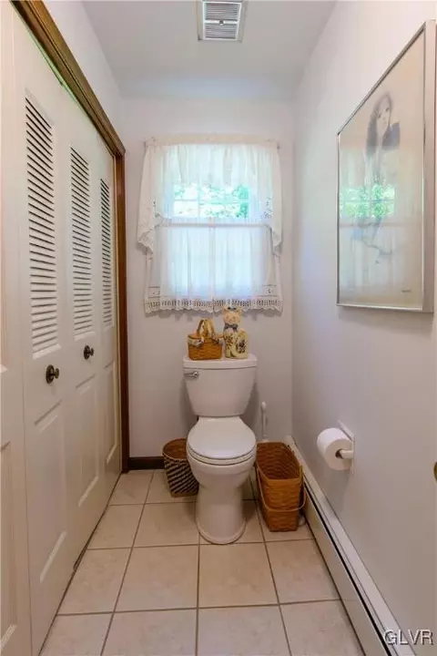2186 E Best Rd, Bath, PA 18014 photo 23